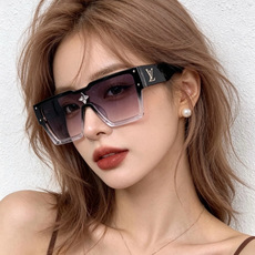 LV 新款女士方框太阳眼镜 开车墨镜 新款太阳镜 时尚大方 舒适轻盈 精致奢华 超轻 型号:L7600 LV 新款女士方框太阳眼镜 开车墨镜 新款太阳镜 时尚大方 舒适轻盈 精致奢华 超轻 型号:L7600