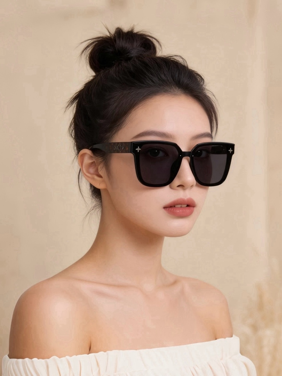 LV 新款女士方框太阳眼镜 开车墨镜 新款太阳镜  时尚大方 舒适轻盈 精致奢华 超轻 型号：L1132