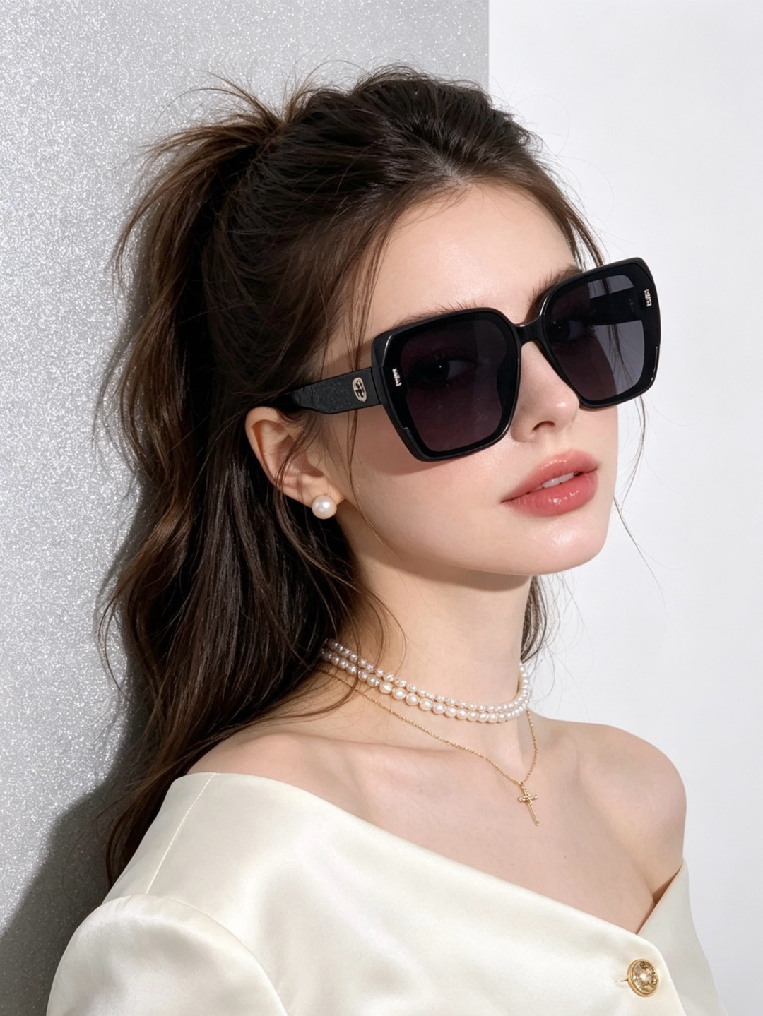 🔺 【GUCCI-尼龙偏光太阳镜】开春新款 潮流爆款 时尚方框连体偏光太阳镜 高品质 佩戴舒适 网红潮款墨镜 女士高清尼