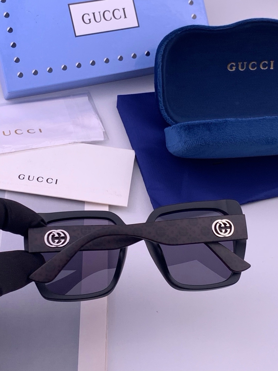 🔺 【GUCCI-尼龙偏光太阳镜】开春新款 潮流爆款 时尚方框连体偏光太阳镜 高品质 佩戴舒适 网红潮款墨镜 女士高清尼