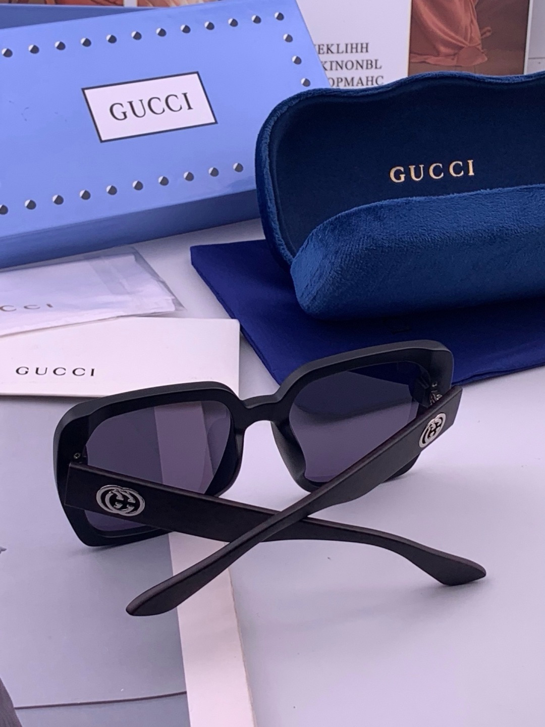 🔺 【GUCCI-尼龙偏光太阳镜】开春新款 潮流爆款 时尚方框连体偏光太阳镜 高品质 佩戴舒适 网红潮款墨镜 女士高清尼
