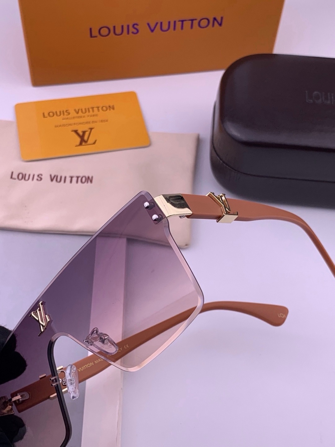 🔺LV🔻早春新款，众多明星同款[色]LV‼️‼️新款大框墨镜 ，🌈🌈宝丽来超清太阳镜🔝🔝型号：L36000