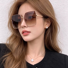 香奈儿🇮🇹时尚潮流奢华装饰太阳眼镜 尼龙偏光高清太阳镜明星海报款 超高复杂工艺 立体质感十足 👍🏻认真看细节哈😘现货❤型 香奈儿🇮🇹时尚潮流奢华装饰太阳眼镜 尼龙偏光高清太阳镜明星海报款 超高复杂工艺 立体质感十足 👍🏻认真看细节哈😘现货❤型