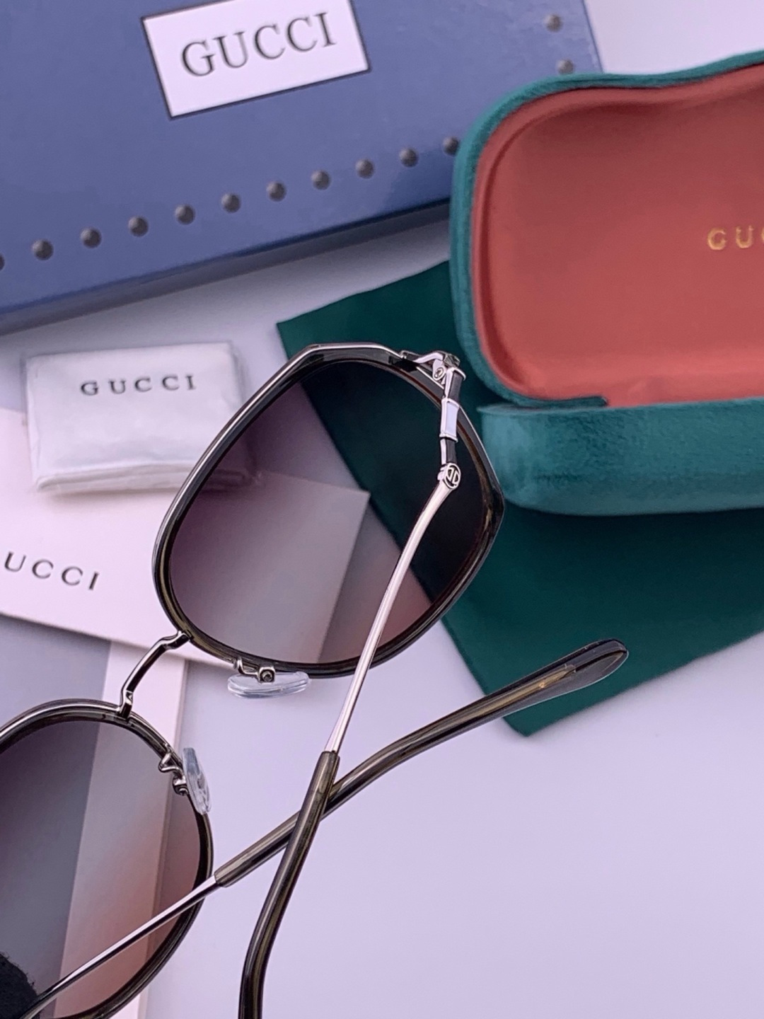 🔺 【GUCCI】开春新款 潮流爆款 时尚方框偏光太阳镜 高品质 佩戴舒适 网红潮款墨镜 女士高清尼龙偏光太阳镜🕶️ 🎉