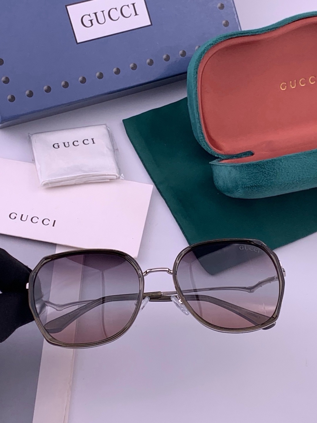 🔺 【GUCCI】开春新款 潮流爆款 时尚方框偏光太阳镜 高品质 佩戴舒适 网红潮款墨镜 女士高清尼龙偏光太阳镜🕶️ 🎉