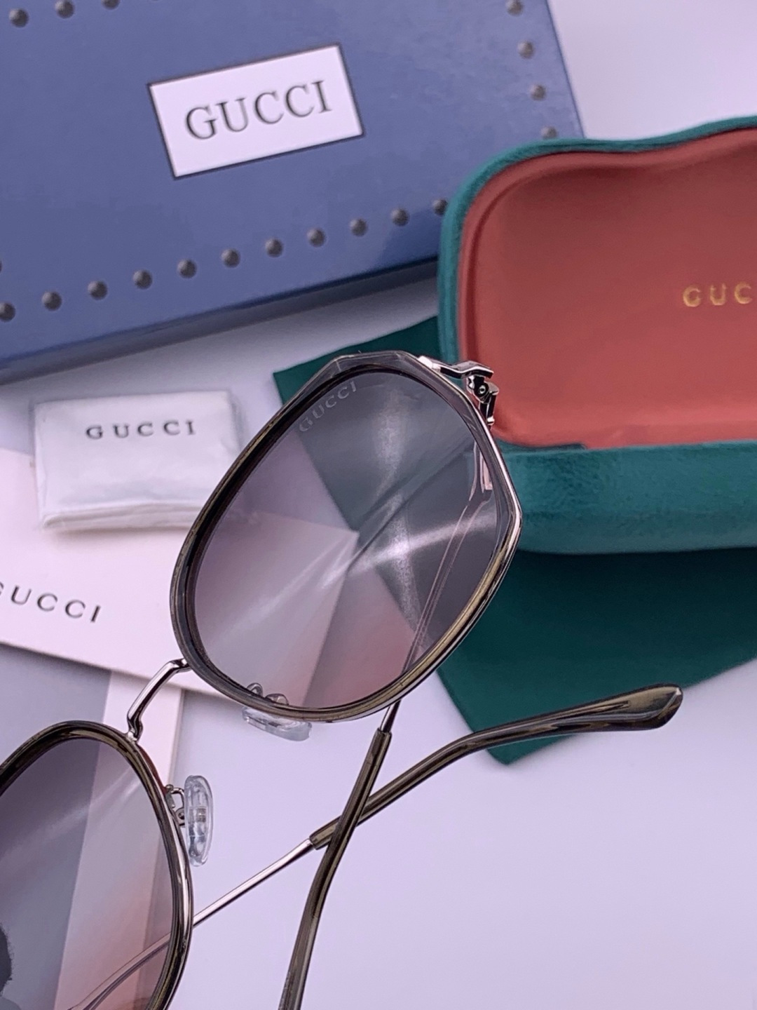 🔺 【GUCCI】开春新款 潮流爆款 时尚方框偏光太阳镜 高品质 佩戴舒适 网红潮款墨镜 女士高清尼龙偏光太阳镜🕶️ 🎉