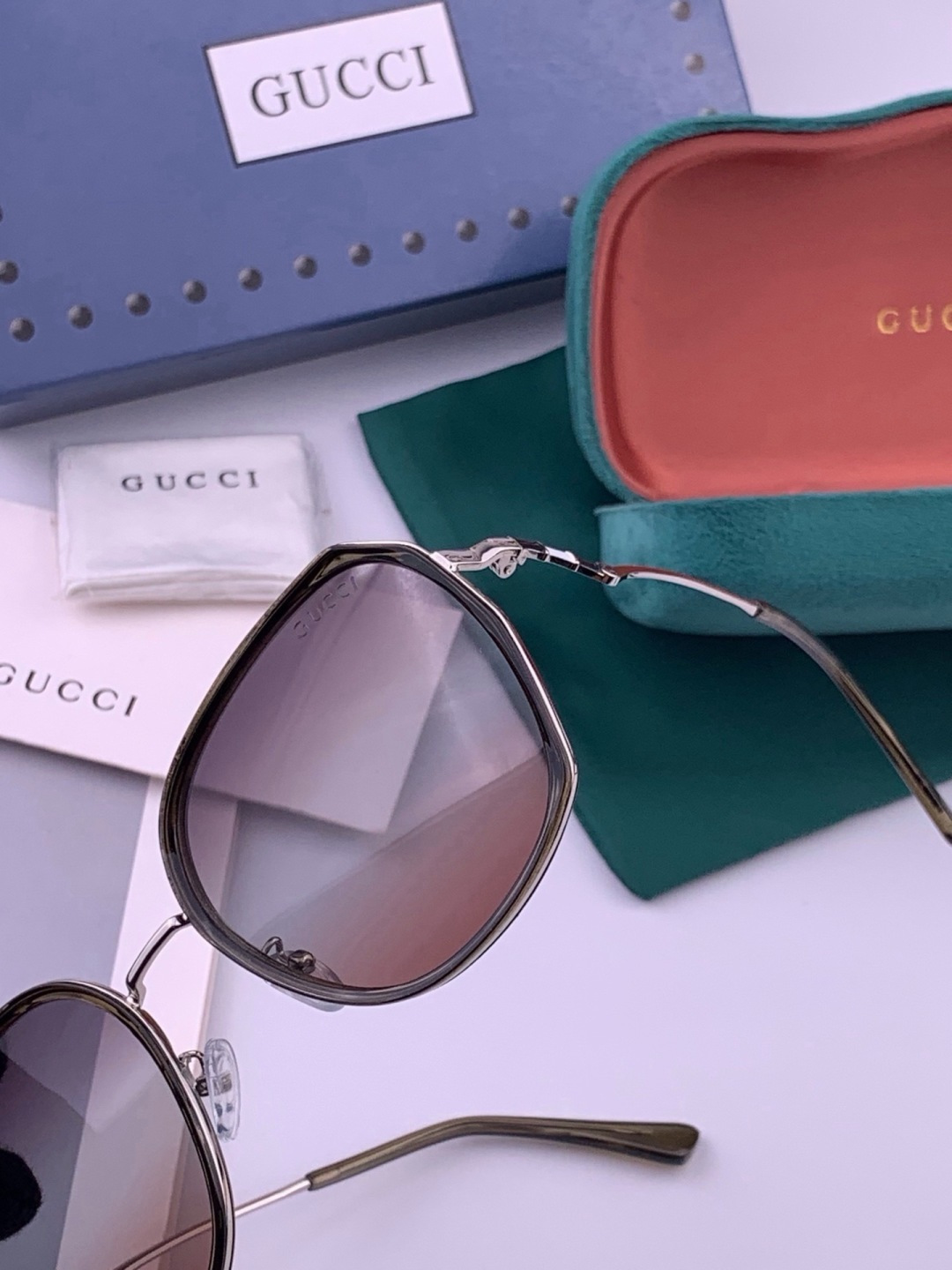 🔺 【GUCCI】开春新款 潮流爆款 时尚方框偏光太阳镜 高品质 佩戴舒适 网红潮款墨镜 女士高清尼龙偏光太阳镜🕶️ 🎉