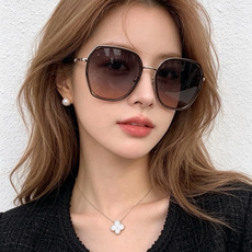 🔺 【GUCCI】开春新款 潮流爆款 时尚方框偏光太阳镜 高品质 佩戴舒适 网红潮款墨镜 女士高清尼龙偏光太阳镜🕶️ 🎉 🔺 【GUCCI】开春新款 潮流爆款 时尚方框偏光太阳镜 高品质 佩戴舒适 网红潮款墨镜 女士高清尼龙偏光太阳镜🕶️ 🎉