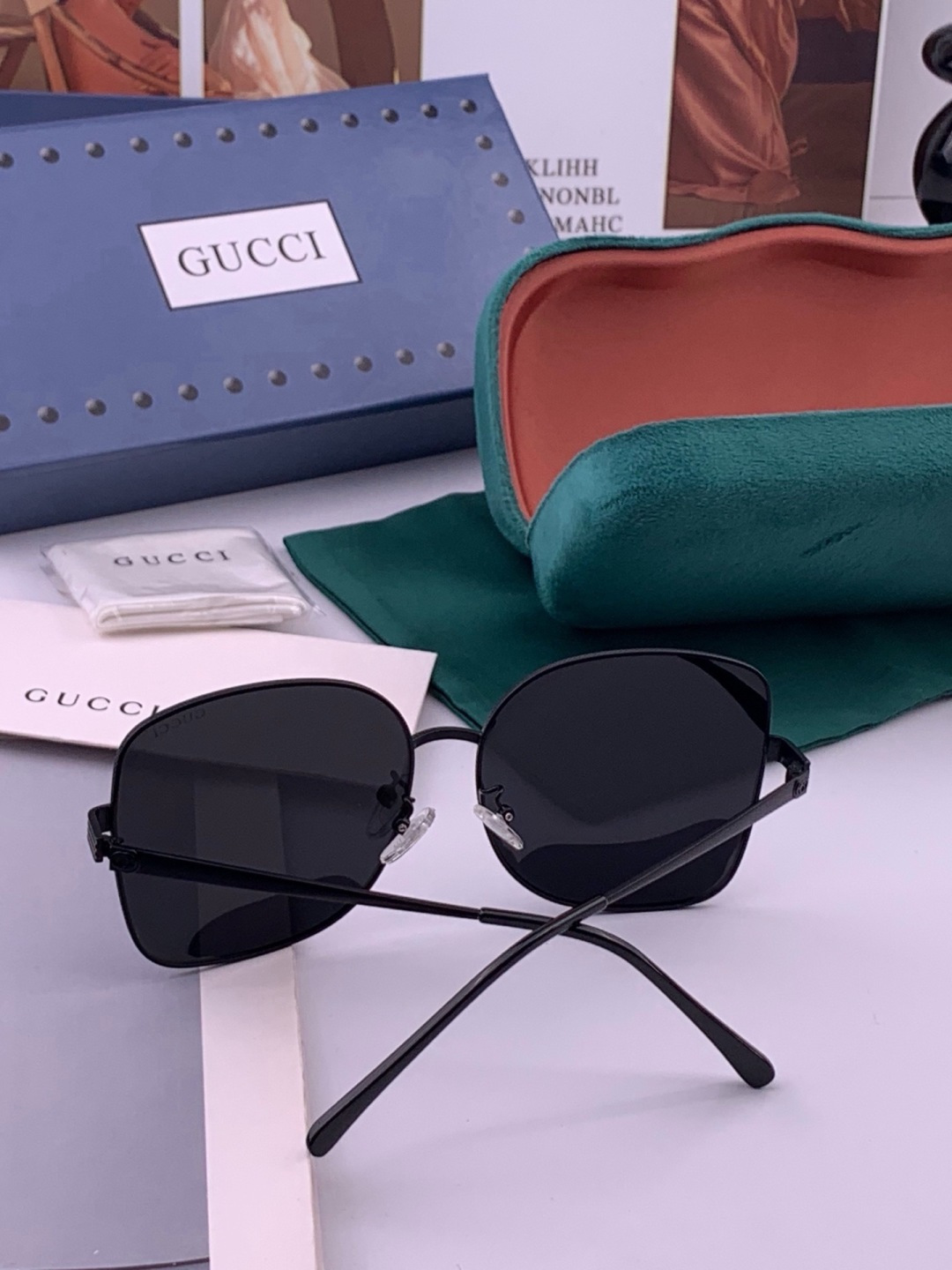 GUCCI 开春新款 最新款方框太阳镜 各路网红纷纷带起气场满分‼️ 俏皮甜美.上脸效果更佳.金属质感超好 型号：G67