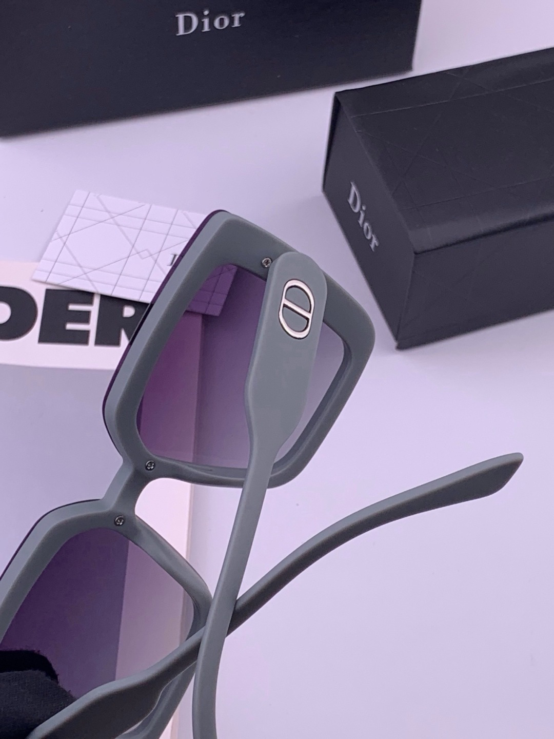 🔺 【DIOR-迪奥】开春新款 潮流爆款 时尚方框偏光太阳镜 高品质 佩戴舒适 网红潮款墨镜 型号：D6227