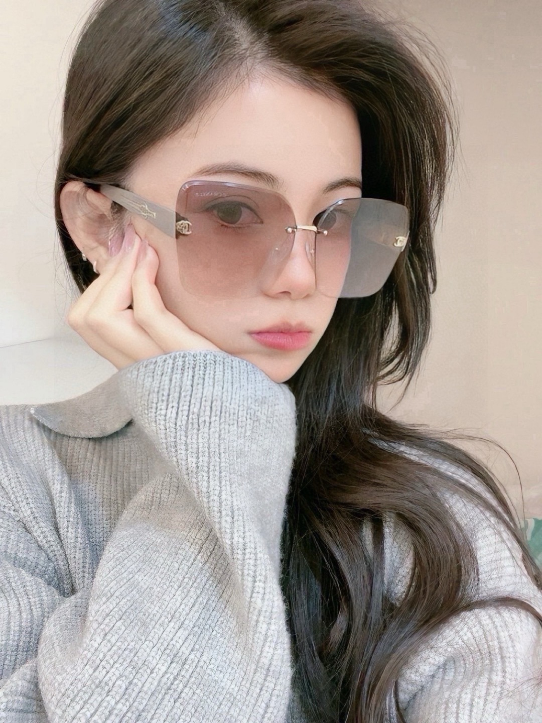新品CHANEL 香奈儿太阳镜以独特魅力和前卫风格诠释春夏最新眼镜，质感超好佩带舒适 型号：CH0551
