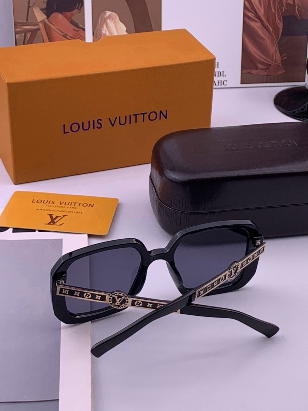 🔺LV🔻早春新款，众多明星同款[色]LV‼️‼️新款大框墨镜 ，🌈🌈宝丽来超清太阳镜🔝🔝型号：L37007