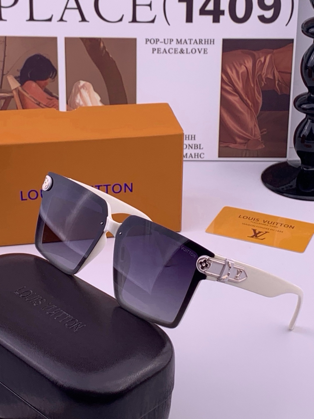 LV 开春新款  潮流爆款 时尚连体方框太阳镜 高品质 佩戴舒适 网红潮款墨镜 型号L83018