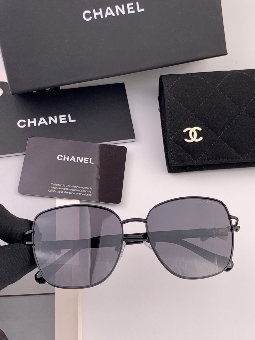 新品CHANEL 香奈儿太阳镜以独特魅力和前卫风格诠释春夏最新眼镜，质感超好佩带舒适 型号：CH4759