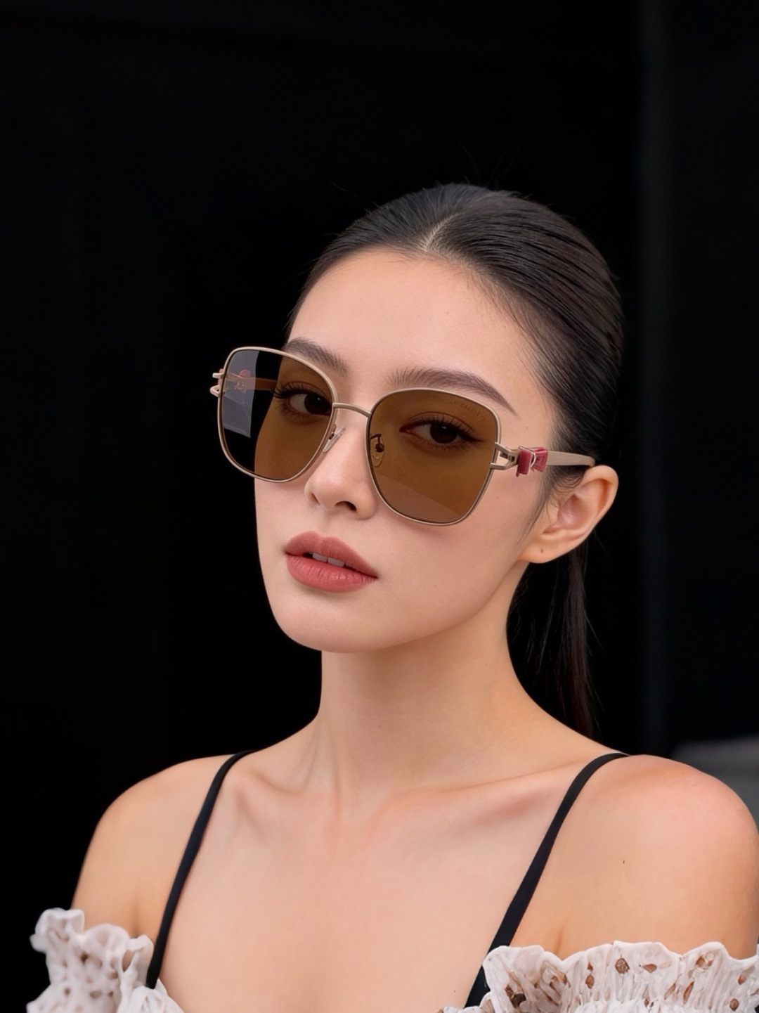 新品CHANEL 香奈儿太阳镜以独特魅力和前卫风格诠释春夏最新眼镜，质感超好佩带舒适 型号：CH4759