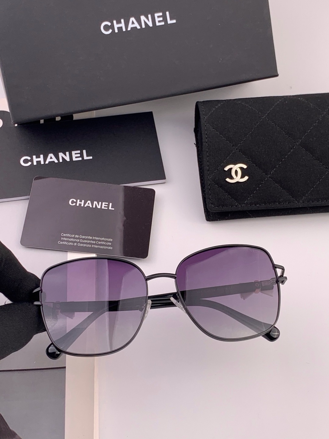 新品CHANEL 香奈儿太阳镜以独特魅力和前卫风格诠释春夏最新眼镜，质感超好佩带舒适 型号：CH4759