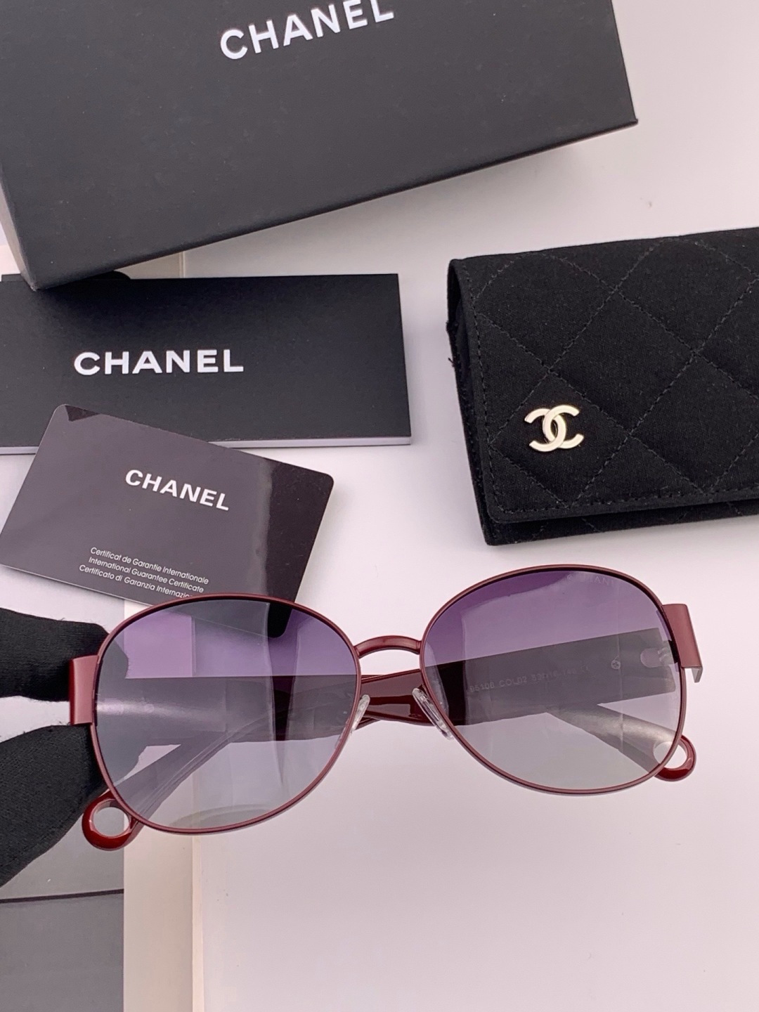 【CHANEL】香奈儿 新款潮流爆款 时尚小框太阳镜 佩戴舒适 网红潮款墨镜  女士高清加厚偏光太阳镜🕶️ 🎉高品质TR