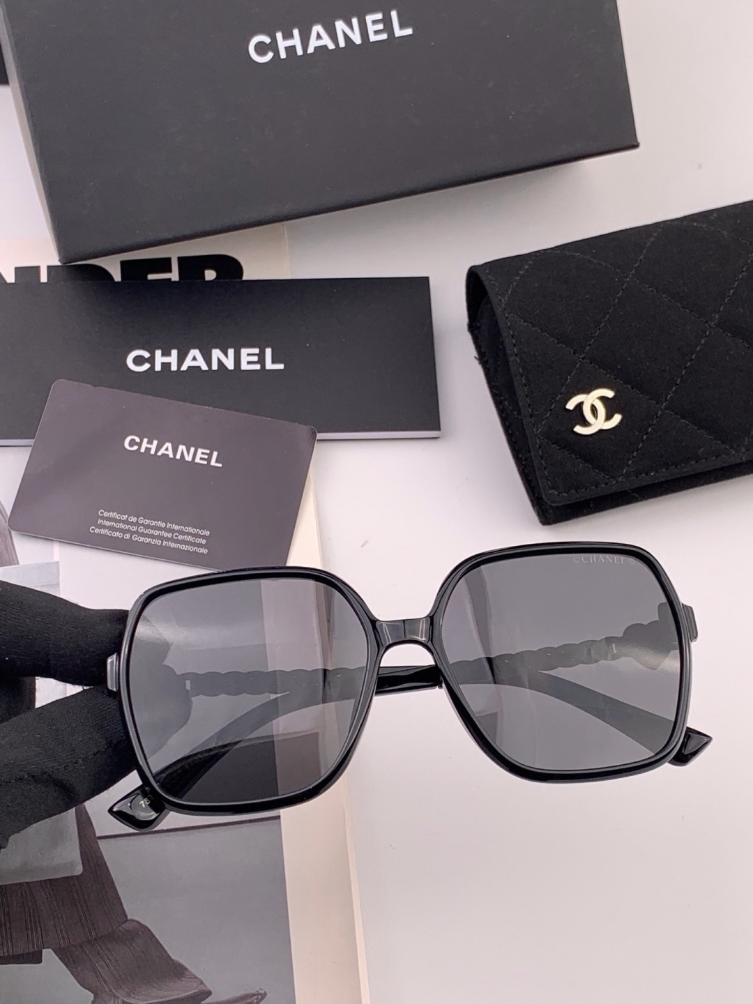 【CHANEL】香奈儿 新款潮流爆款 时尚方框太阳镜 佩戴舒适 网红潮款墨镜  女士高清加厚偏光太阳镜🕶️ 🎉高品质TR