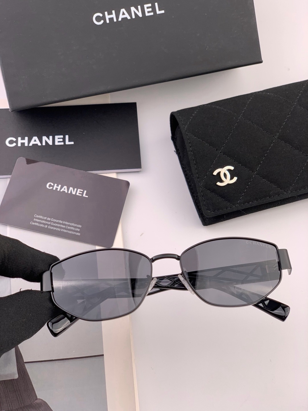 【CHANEL】香奈儿 新款潮流爆款 时尚小框太阳镜 佩戴舒适 网红潮款墨镜  女士高清加厚偏光太阳镜🕶️ 🎉高品质TR