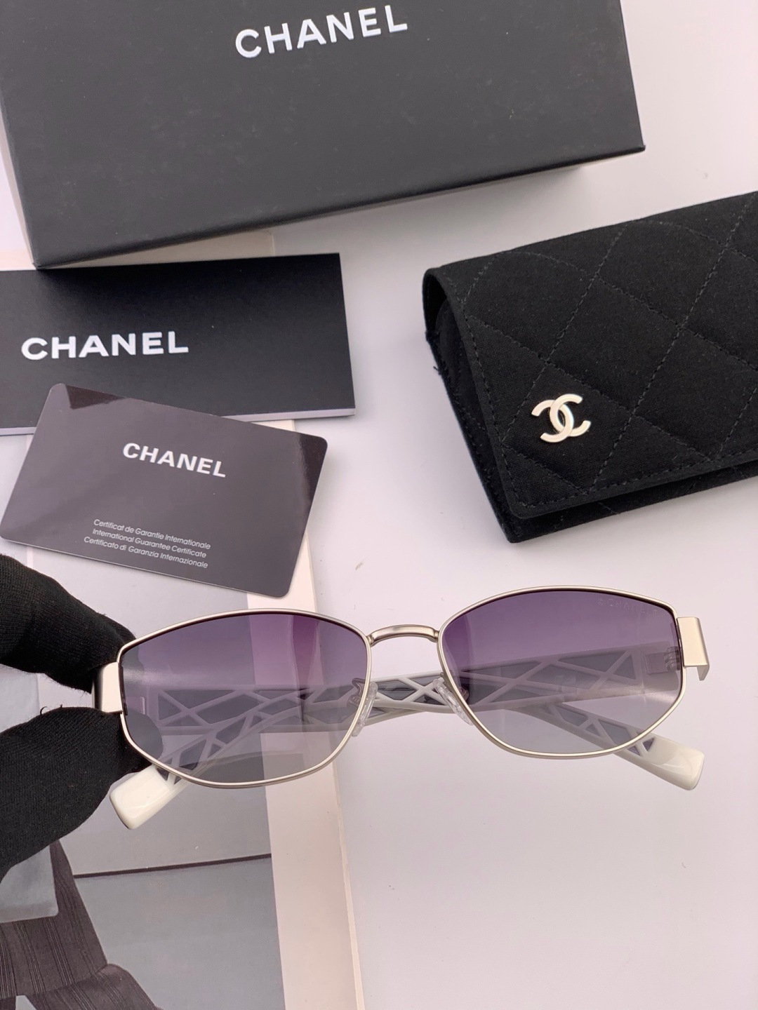 【CHANEL】香奈儿 新款潮流爆款 时尚小框太阳镜 佩戴舒适 网红潮款墨镜  女士高清加厚偏光太阳镜🕶️ 🎉高品质TR