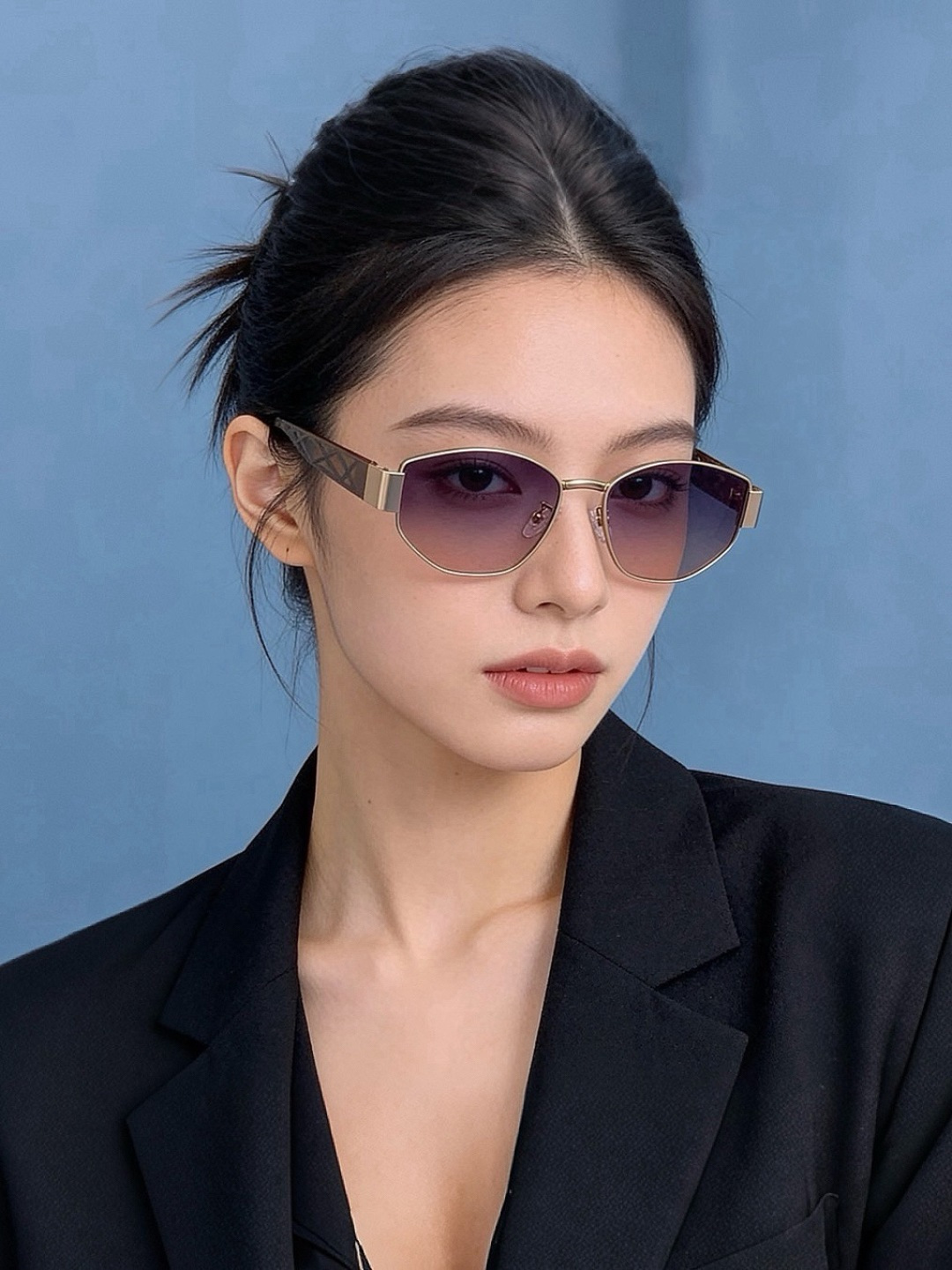 【CHANEL】香奈儿 新款潮流爆款 时尚小框太阳镜 佩戴舒适 网红潮款墨镜  女士高清加厚偏光太阳镜🕶️ 🎉高品质TR