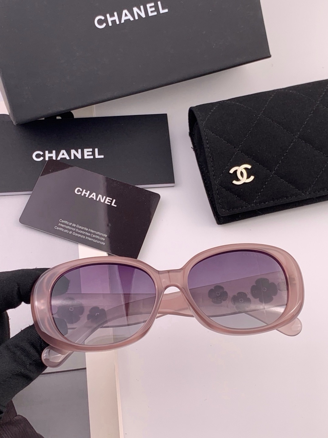 【CHANEL】香奈儿 新款山茶花潮流爆款 时尚圆框高清偏光太阳镜 佩戴舒适 网红潮款墨镜  ♥️♥️型号：CH2788