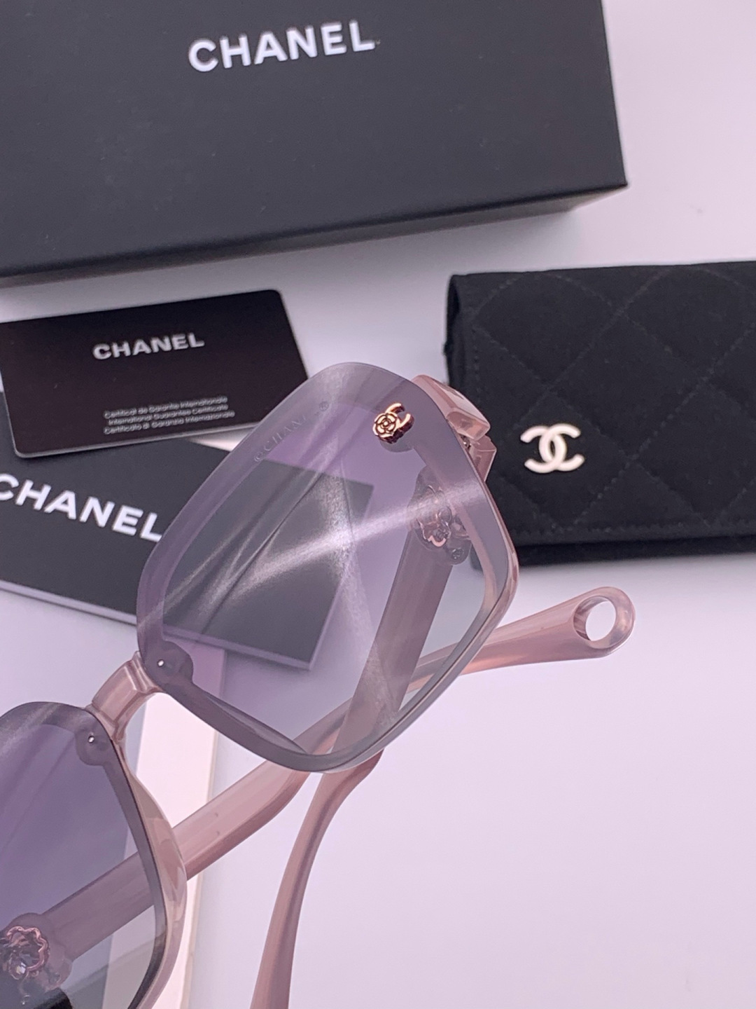 🔺CHANEL🔻官方早春新款，众多明星同款[色]香奈儿‼️‼️新款珍珠大框偏光墨镜 ，🌈🌈宝丽来超清偏光太阳镜🔝🔝型号：
