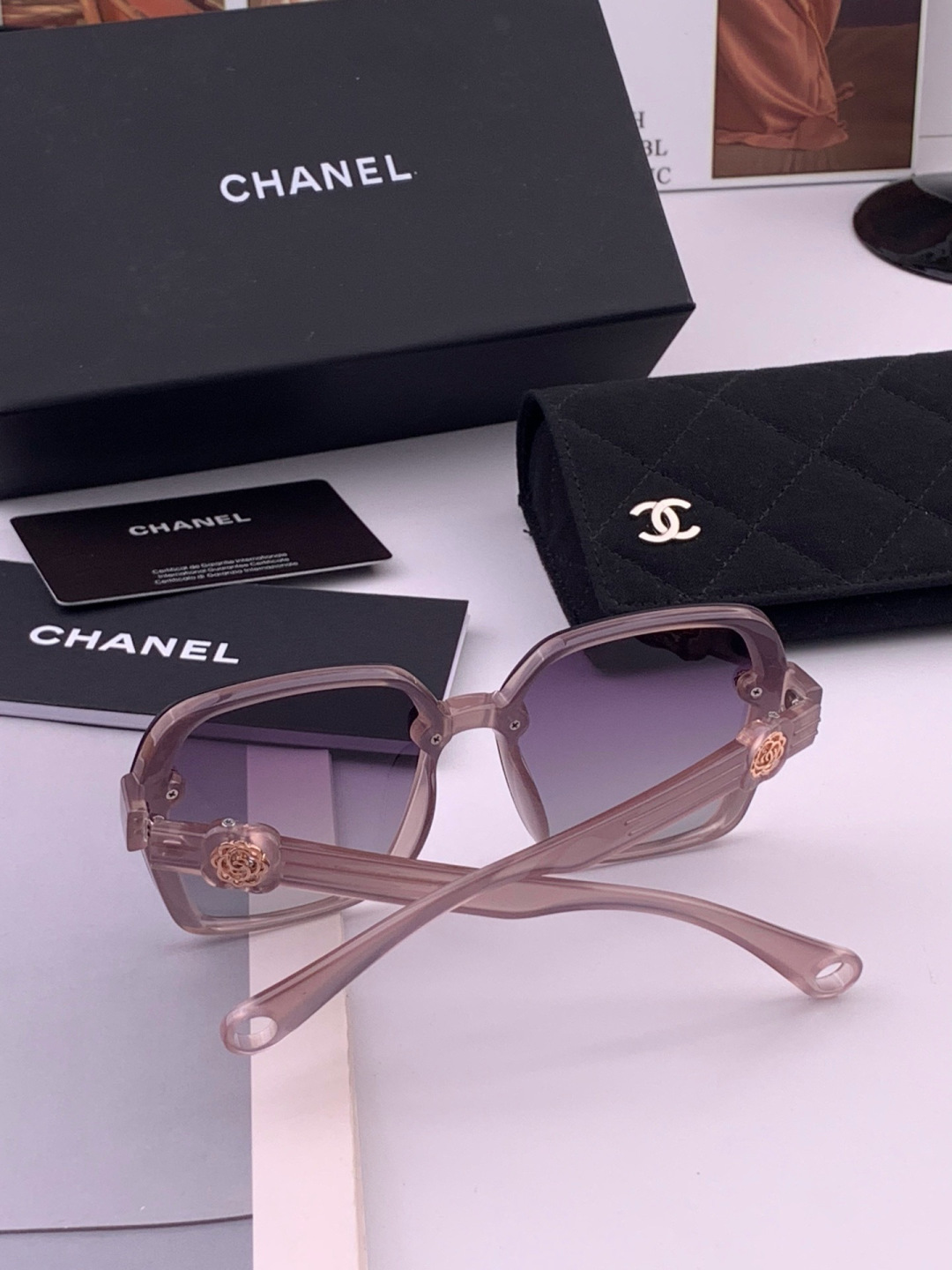 🔺CHANEL🔻官方早春新款，众多明星同款[色]香奈儿‼️‼️新款珍珠大框偏光墨镜 ，🌈🌈宝丽来超清偏光太阳镜🔝🔝型号：