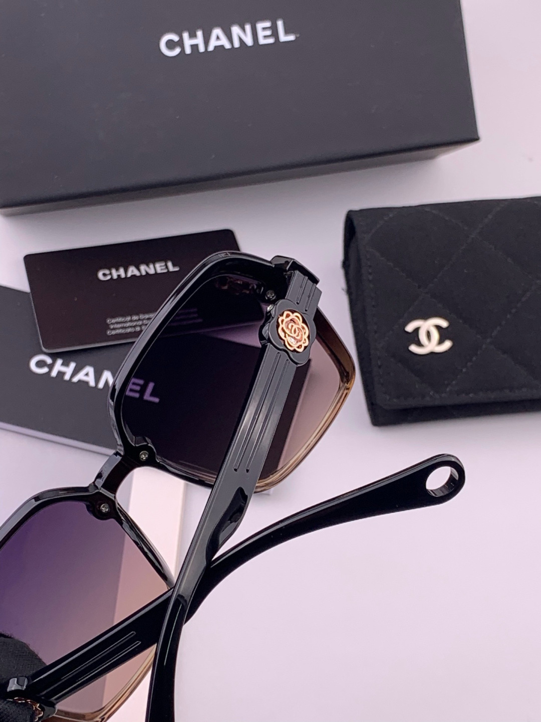 🔺CHANEL🔻官方早春新款，众多明星同款[色]香奈儿‼️‼️新款珍珠大框偏光墨镜 ，🌈🌈宝丽来超清偏光太阳镜🔝🔝型号：