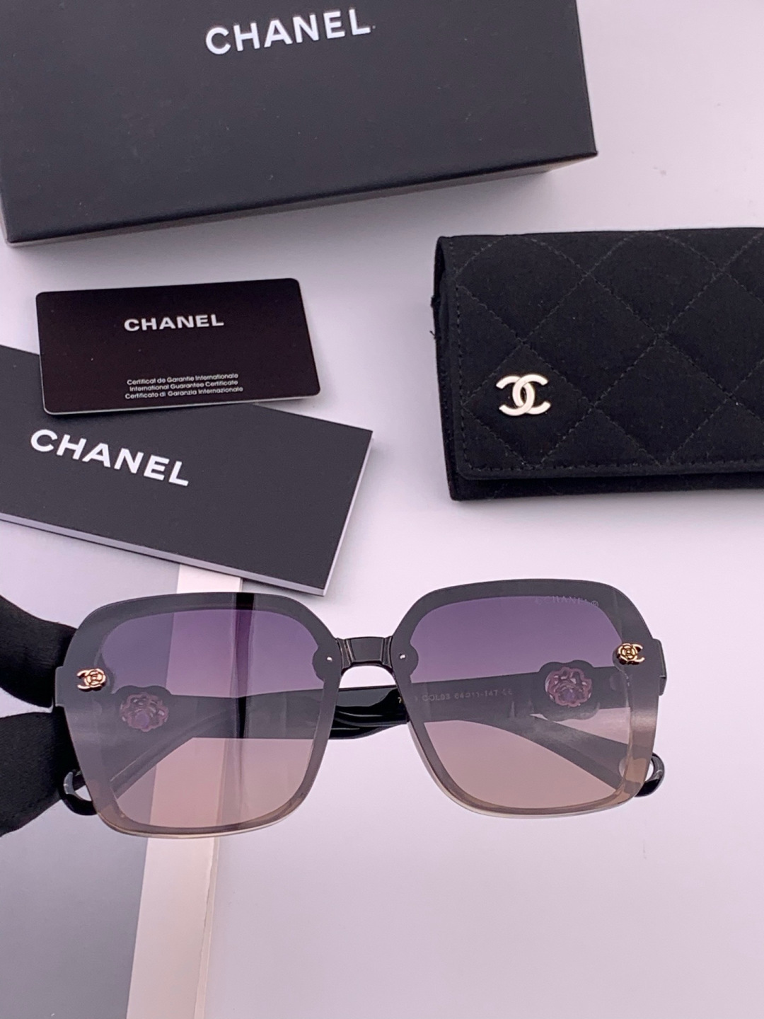 🔺CHANEL🔻官方早春新款，众多明星同款[色]香奈儿‼️‼️新款珍珠大框偏光墨镜 ，🌈🌈宝丽来超清偏光太阳镜🔝🔝型号：