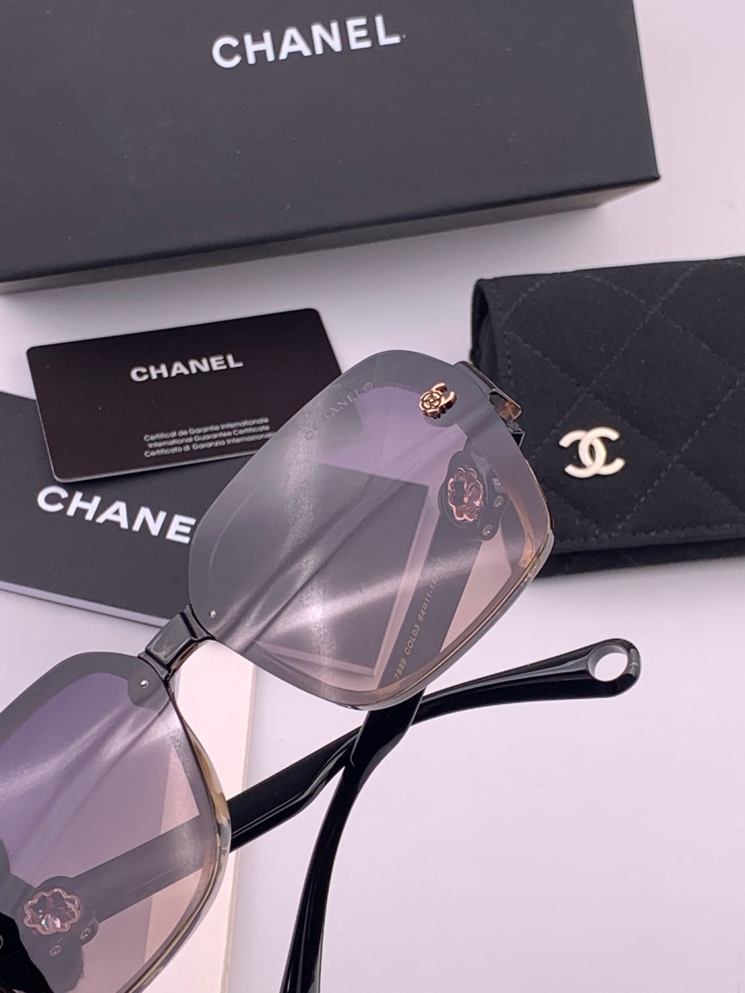 🔺CHANEL🔻官方早春新款，众多明星同款[色]香奈儿‼️‼️新款珍珠大框偏光墨镜 ，🌈🌈宝丽来超清偏光太阳镜🔝🔝型号：