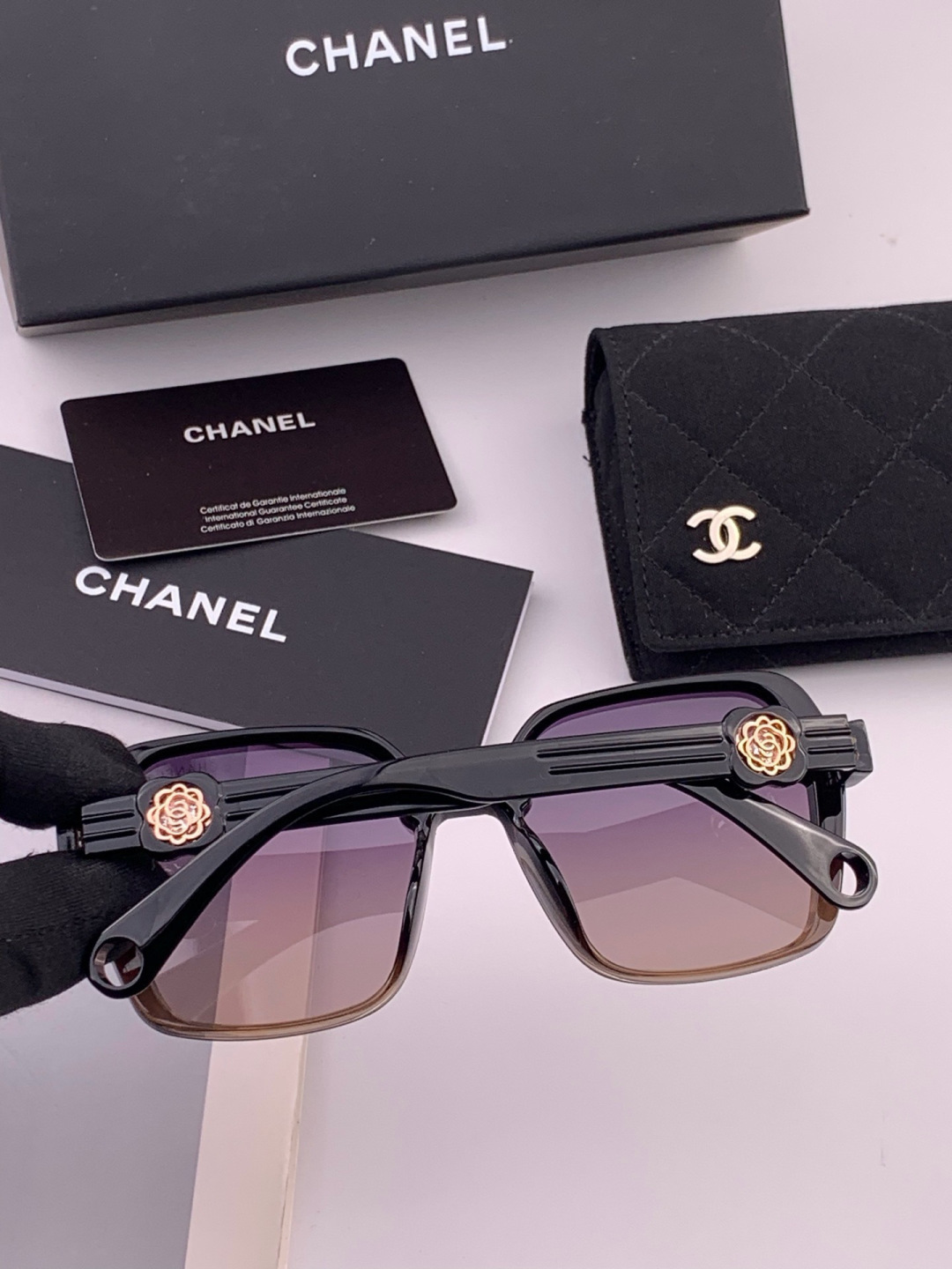 🔺CHANEL🔻官方早春新款，众多明星同款[色]香奈儿‼️‼️新款珍珠大框偏光墨镜 ，🌈🌈宝丽来超清偏光太阳镜🔝🔝型号：