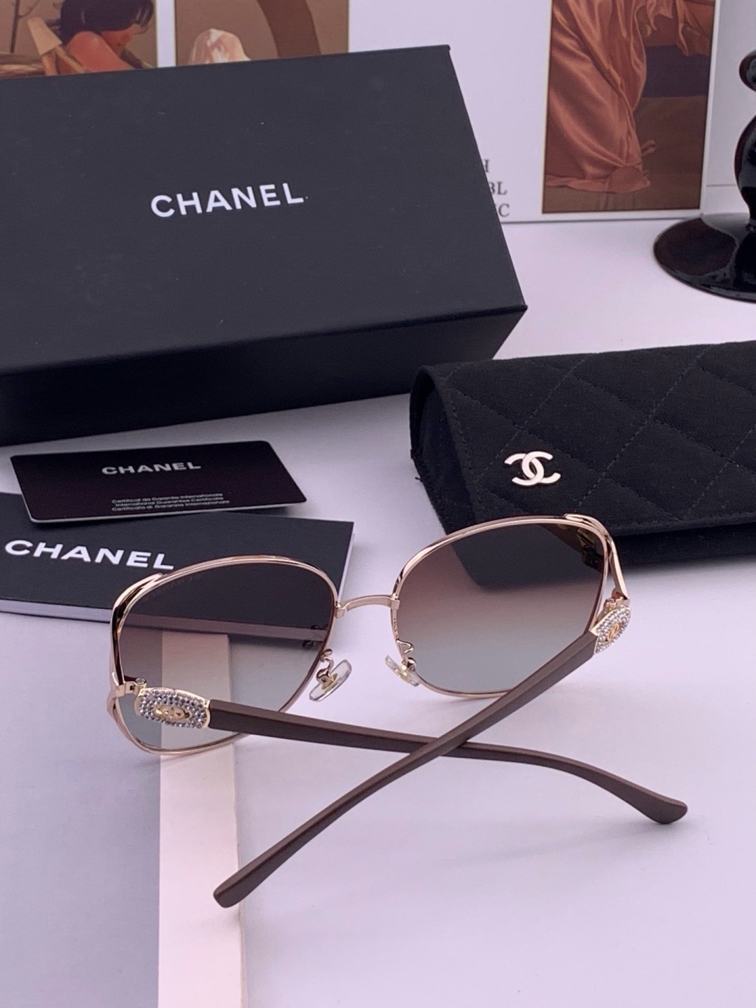 🔺CHANEL🔻官方早春新款，众多明星同款[色]香奈儿‼️‼️新款框偏光墨镜 ，🌈🌈宝丽来超清偏光太阳镜🔝🔝型号：CH0