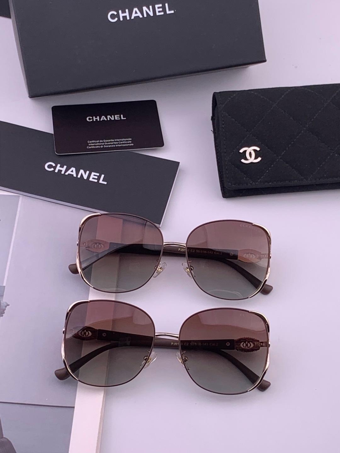 🔺CHANEL🔻官方早春新款，众多明星同款[色]香奈儿‼️‼️新款框偏光墨镜 ，🌈🌈宝丽来超清偏光太阳镜🔝🔝型号：CH0