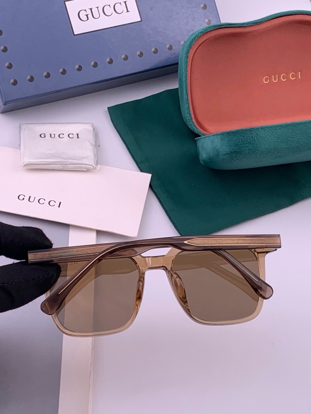 🔺GUCCI🔻古驰 GG方框太阳镜 完美品质 🎓独特设计  适合各种脸型 亮相时装周 超时尚百搭 实物精致  情侣款 男