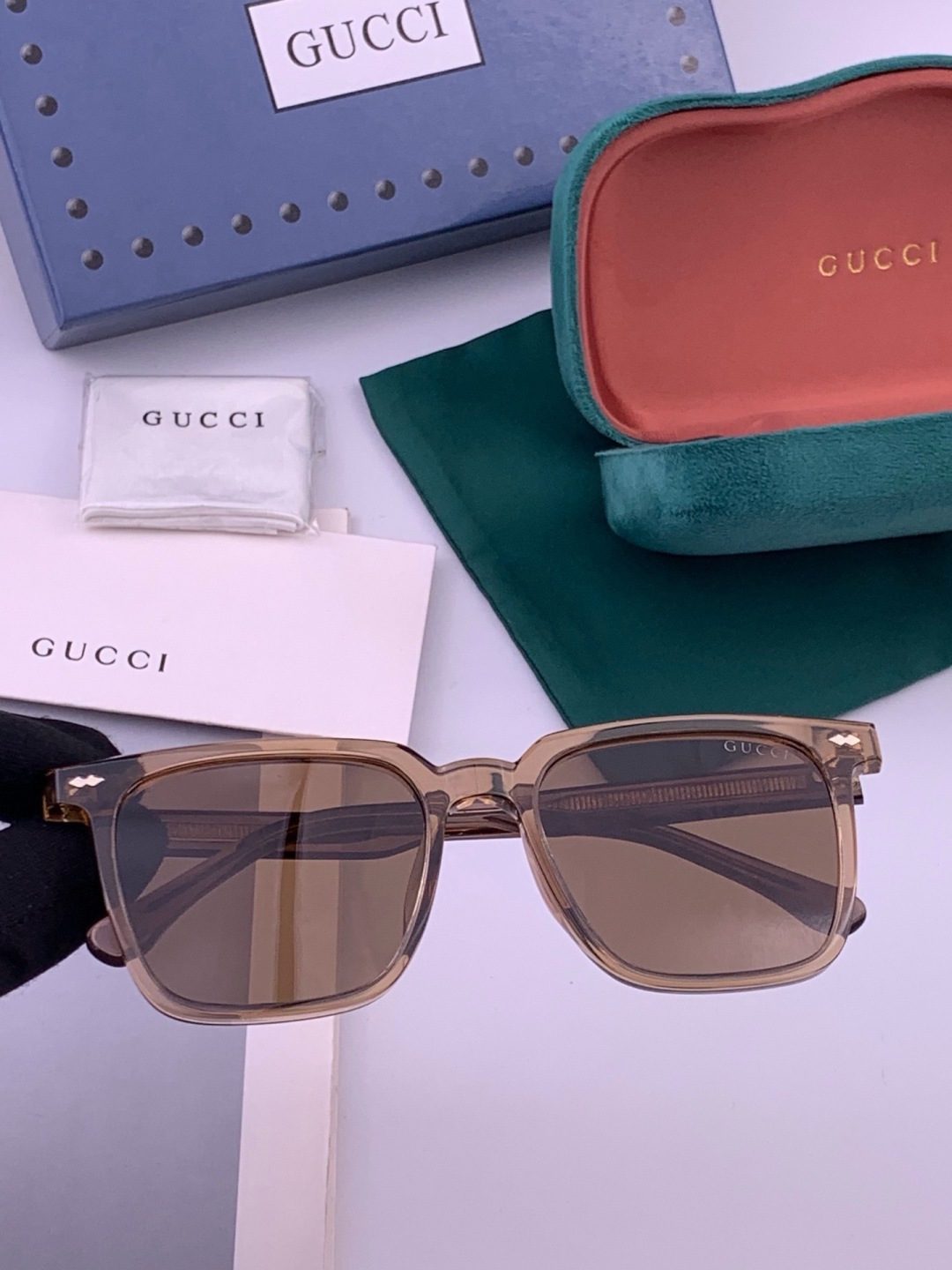 🔺GUCCI🔻古驰 GG方框太阳镜 完美品质 🎓独特设计  适合各种脸型 亮相时装周 超时尚百搭 实物精致  情侣款 男