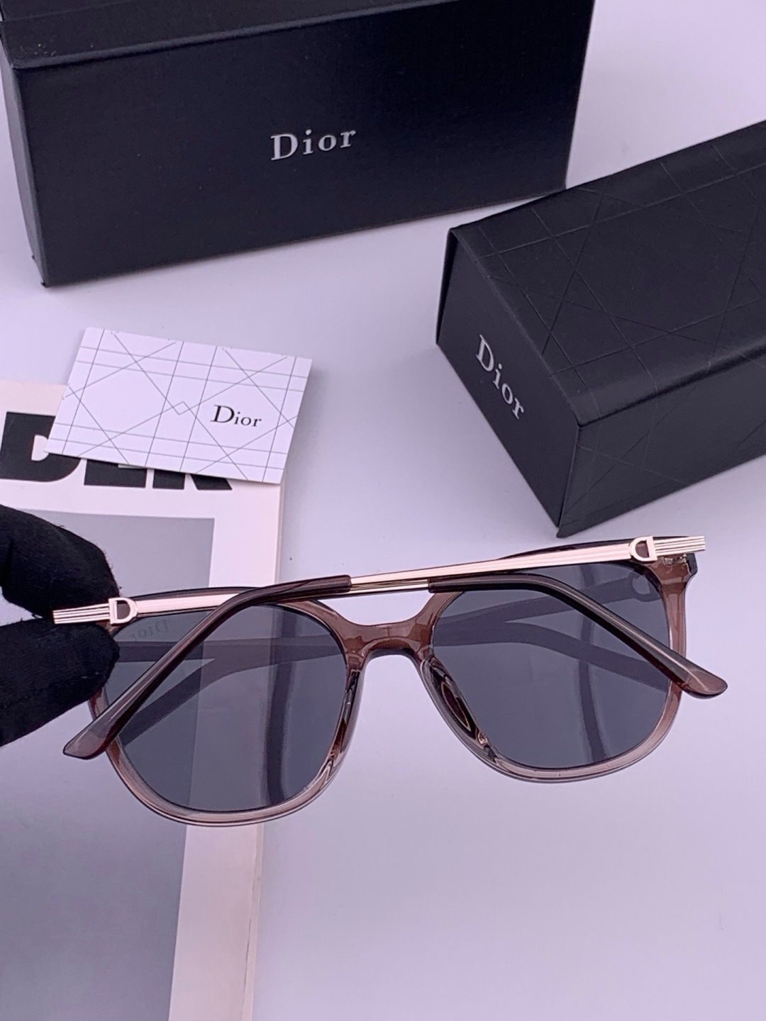 🔺 【DIOR-迪奥】开春新款 潮流爆款 时尚方框偏光太阳镜 高品质 佩戴舒适 网红潮款墨镜 型号：D31101