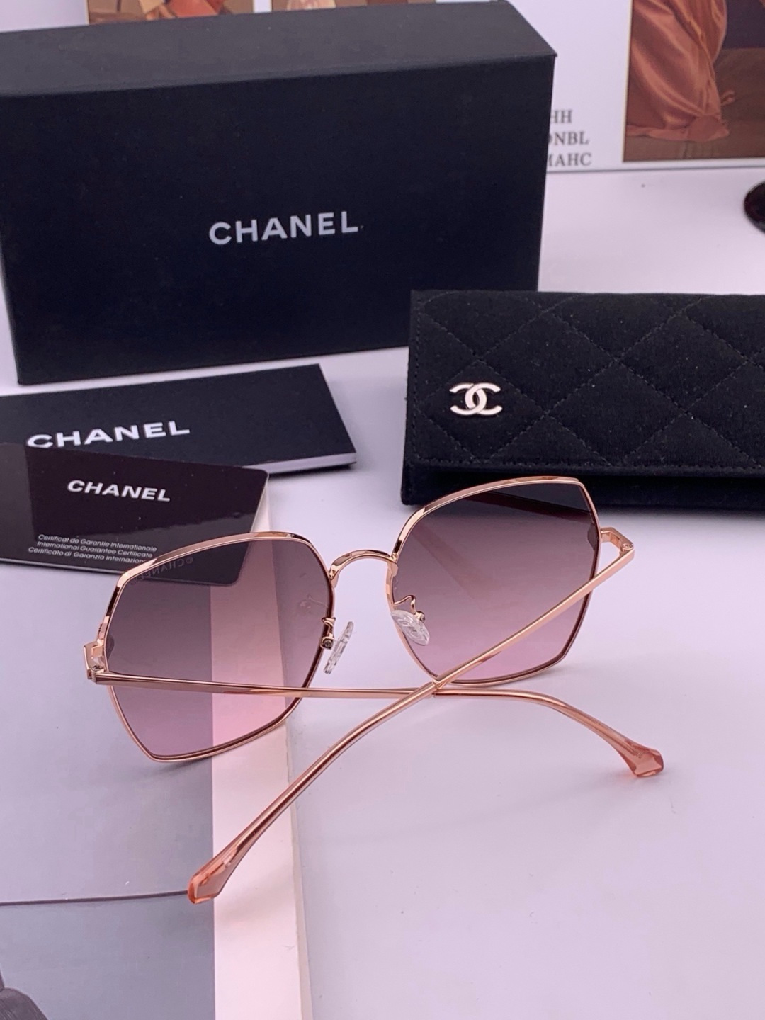 【CHANEL】香奈儿  新款尼龙偏光太眼镜，无框钻石 切边更有质感，大气女人范儿，大脸小脸都好看 ！型号：CH2029