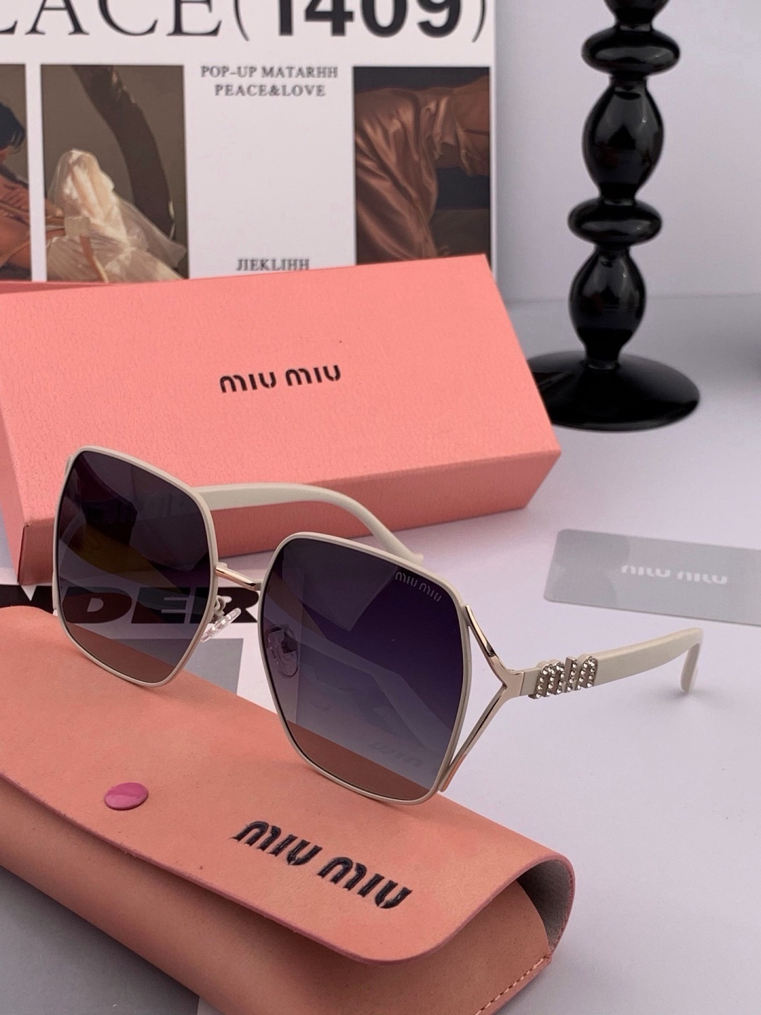 MIUMIU/缪缪🖇🖇开春新款🌟闪耀新款璀璨登台 ❤❤太阳镜潮品 精致个性设计简约时尚 专柜品质值得拥有 绝对潮爆 提升