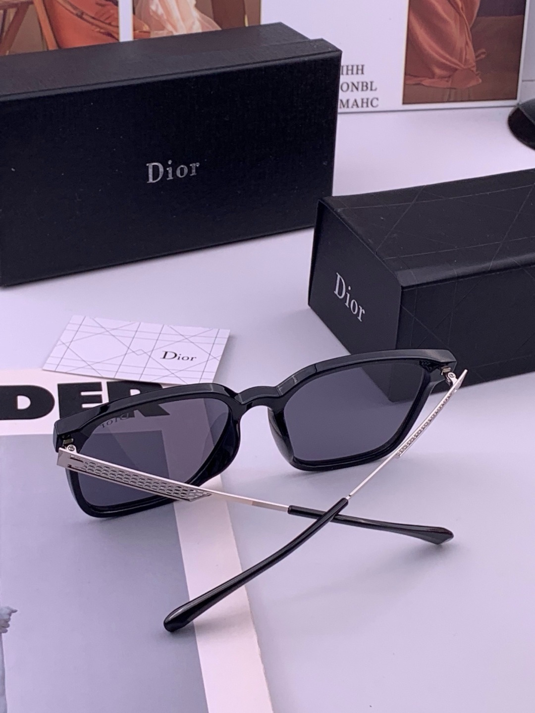 🔺 【DIOR】开春新款 潮流爆款 时尚方框偏光太阳镜 高品质 佩戴舒适 网红潮款墨镜 女士高清偏光太阳镜🕶️ 🎉高品质