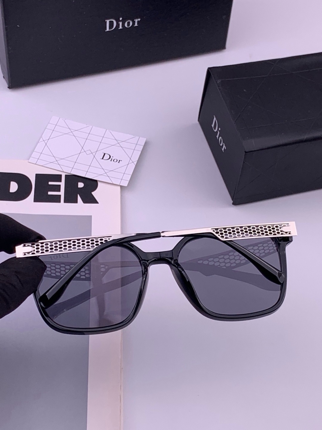 🔺 【DIOR】开春新款 潮流爆款 时尚方框偏光太阳镜 高品质 佩戴舒适 网红潮款墨镜 女士高清偏光太阳镜🕶️ 🎉高品质
