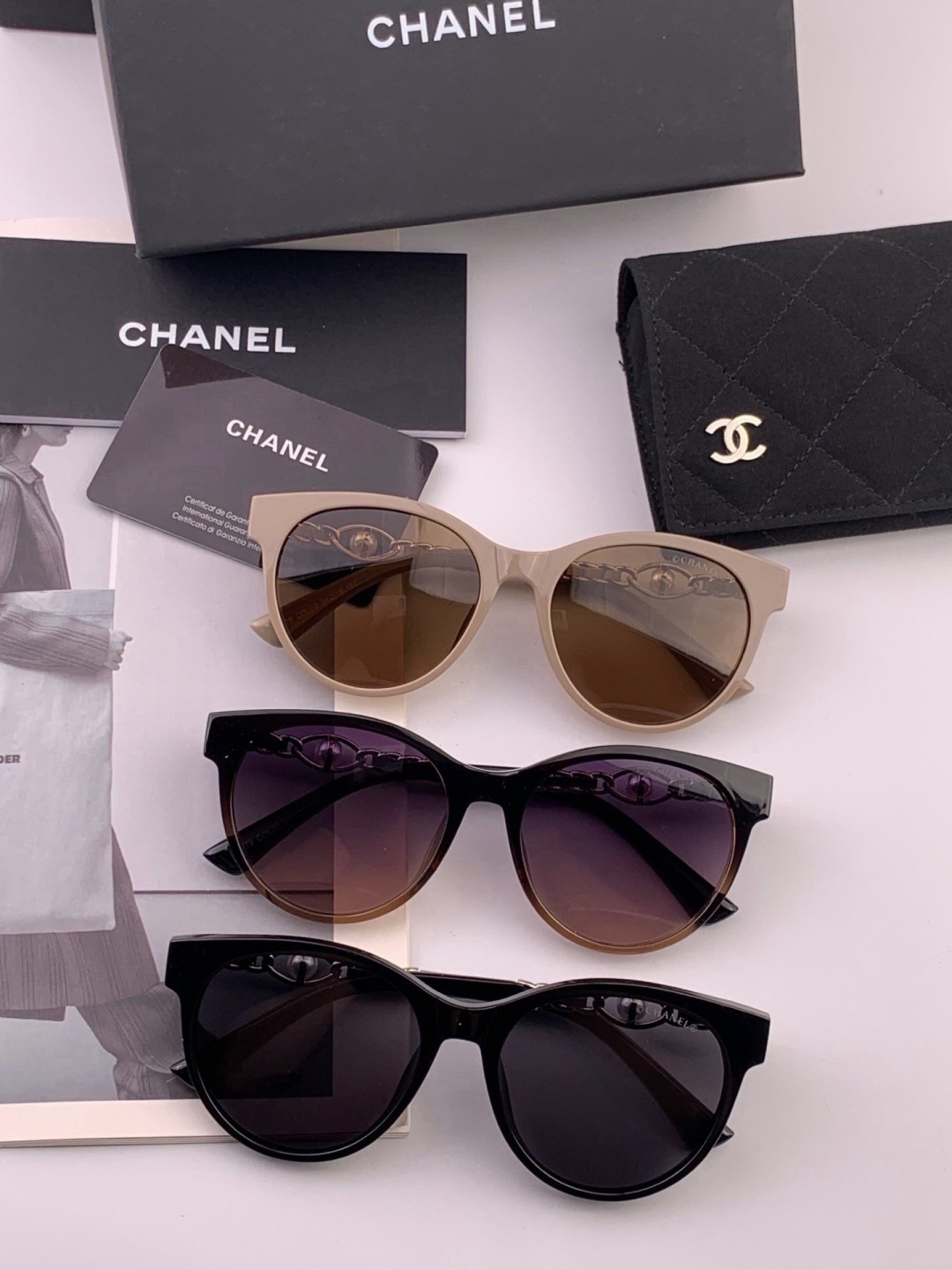 🔺CHANEL🔻官方早春新款，众多明星同款[色]香奈儿‼️‼️新款珍珠大框偏光墨镜 ，🌈🌈宝丽来超清偏光太阳镜🔝🔝型号：