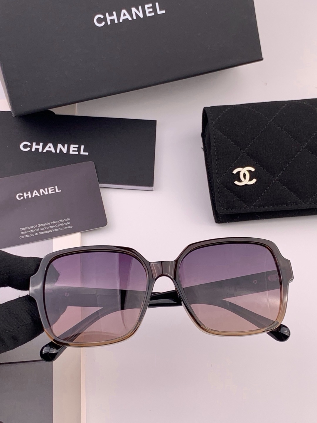 【CHANEL】香奈儿 新款潮流爆款 时尚方框太阳镜 佩戴舒适 网红潮款墨镜  女士高清加厚偏光太阳镜🕶️ 🎉高品质TR