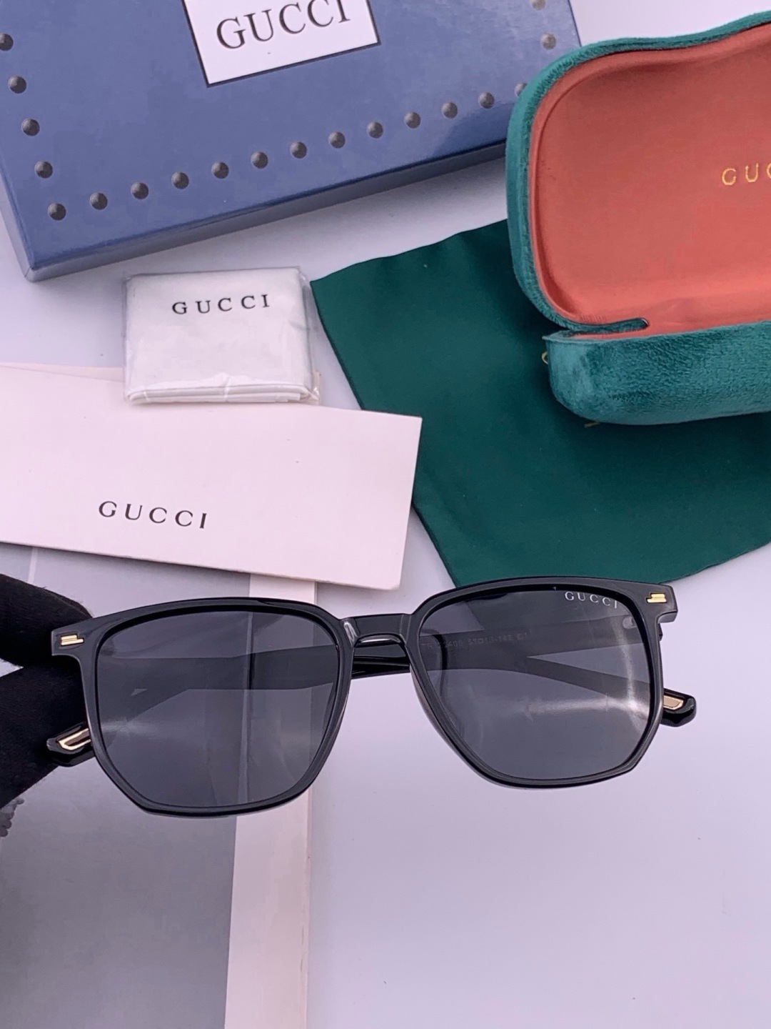 🔺 【GUCCI-偏光太阳镜】开春新款 潮流爆款 时尚偏光太阳镜 高品质 佩戴舒适 网红潮款墨镜 女士高清偏光太阳镜🕶️