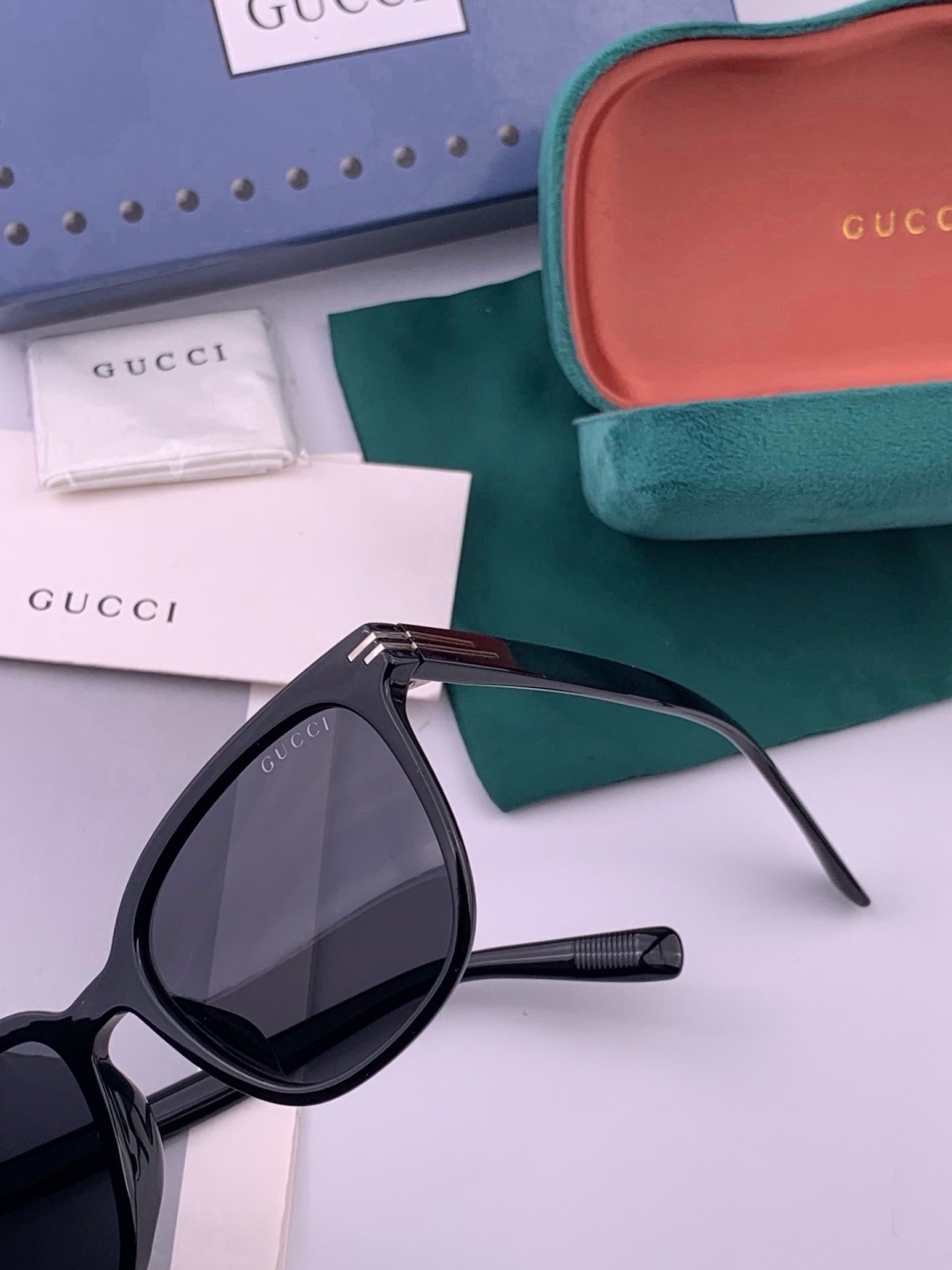 🔺 【GUCCI-偏光太阳镜】开春新款 潮流爆款 时尚偏光太阳镜 高品质 佩戴舒适 网红潮款墨镜 女士高清偏光太阳镜🕶️