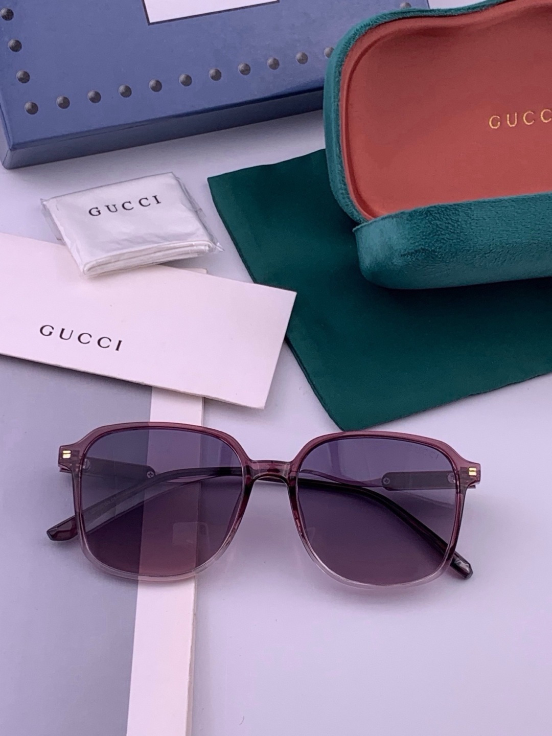 GUCCI 开春新款太阳镜 各路网红纷纷带起气场满分‼️ 俏皮甜美.上脸效果更佳.金属质感超好 型号：G7231