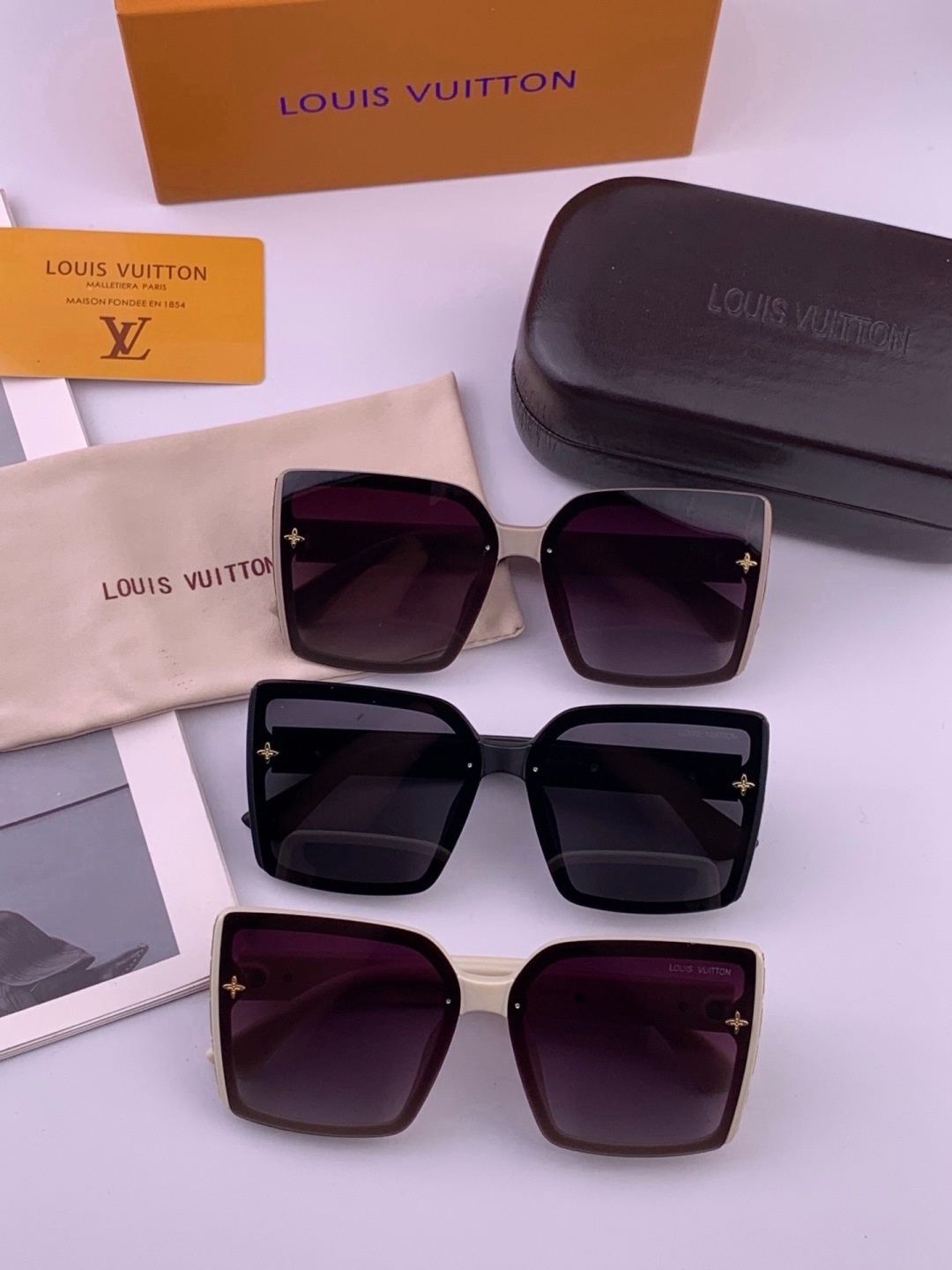 LV 太阳镜潮品官网模特同款 [玫瑰][玫瑰]四叶草🍀精致个性设计简约时尚 高品质值得拥有绝对潮爆整个夏季 新款L597