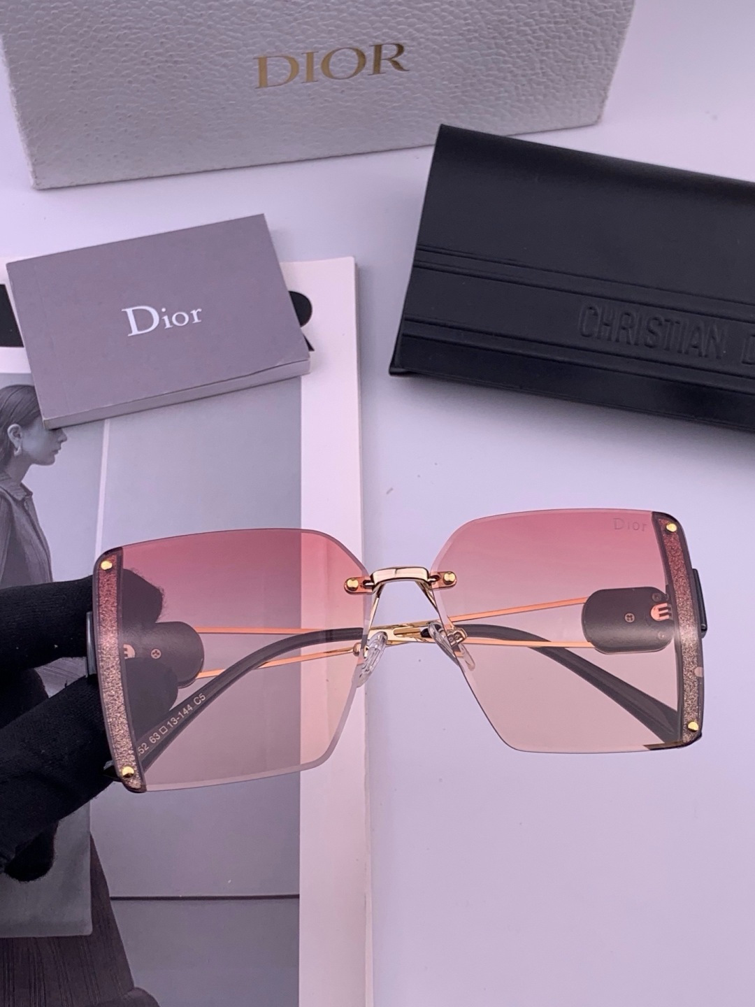 🔺 【DIOR-迪奥】开春新款 潮流爆款 时尚方框太阳镜 高品质 佩戴舒适 网红潮款墨镜 型号：D2365