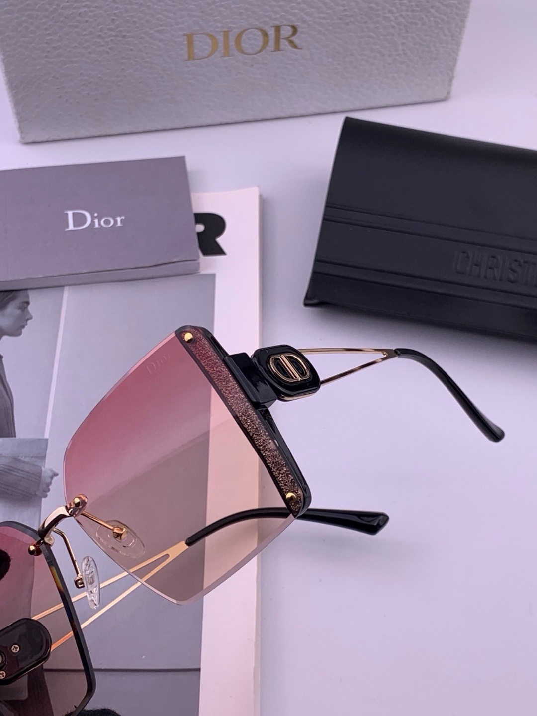 🔺 【DIOR-迪奥】开春新款 潮流爆款 时尚方框太阳镜 高品质 佩戴舒适 网红潮款墨镜 型号：D2365