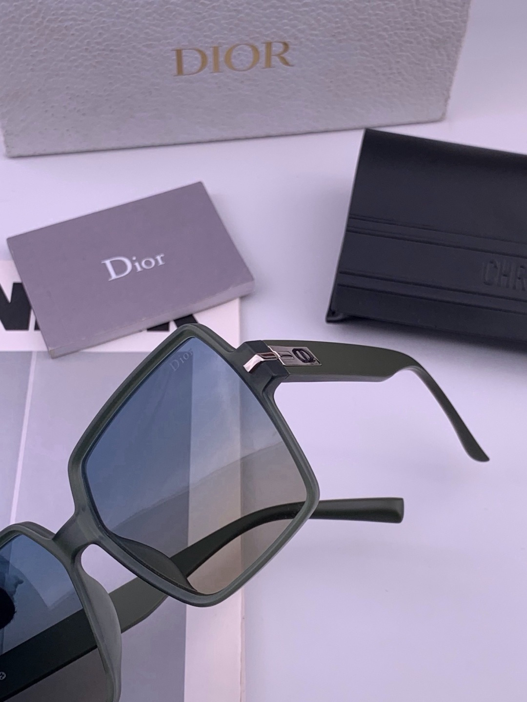 🔺 【DIOR】开春新款 潮流爆款 时尚方框偏光太阳镜 高品质 佩戴舒适 网红潮款墨镜 女士高清加厚偏光太阳镜🕶️ 🎉高